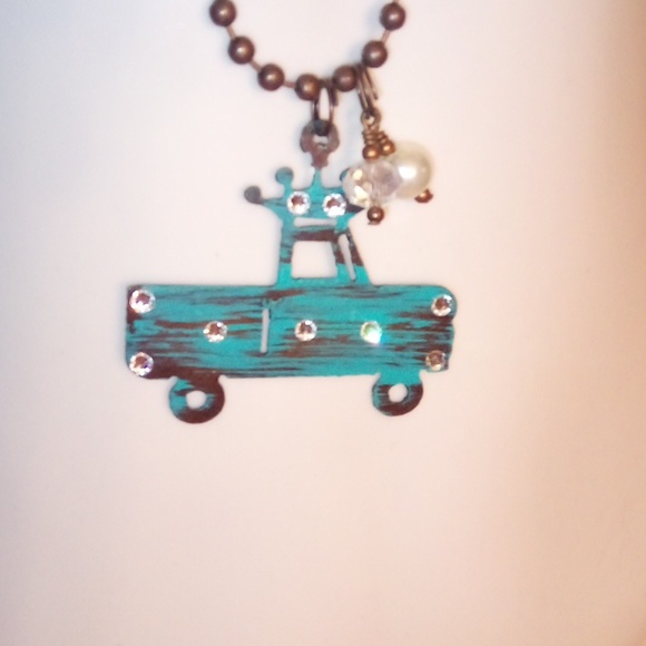 Vintage Pickup Truck Necklace - Picture 3 of 10